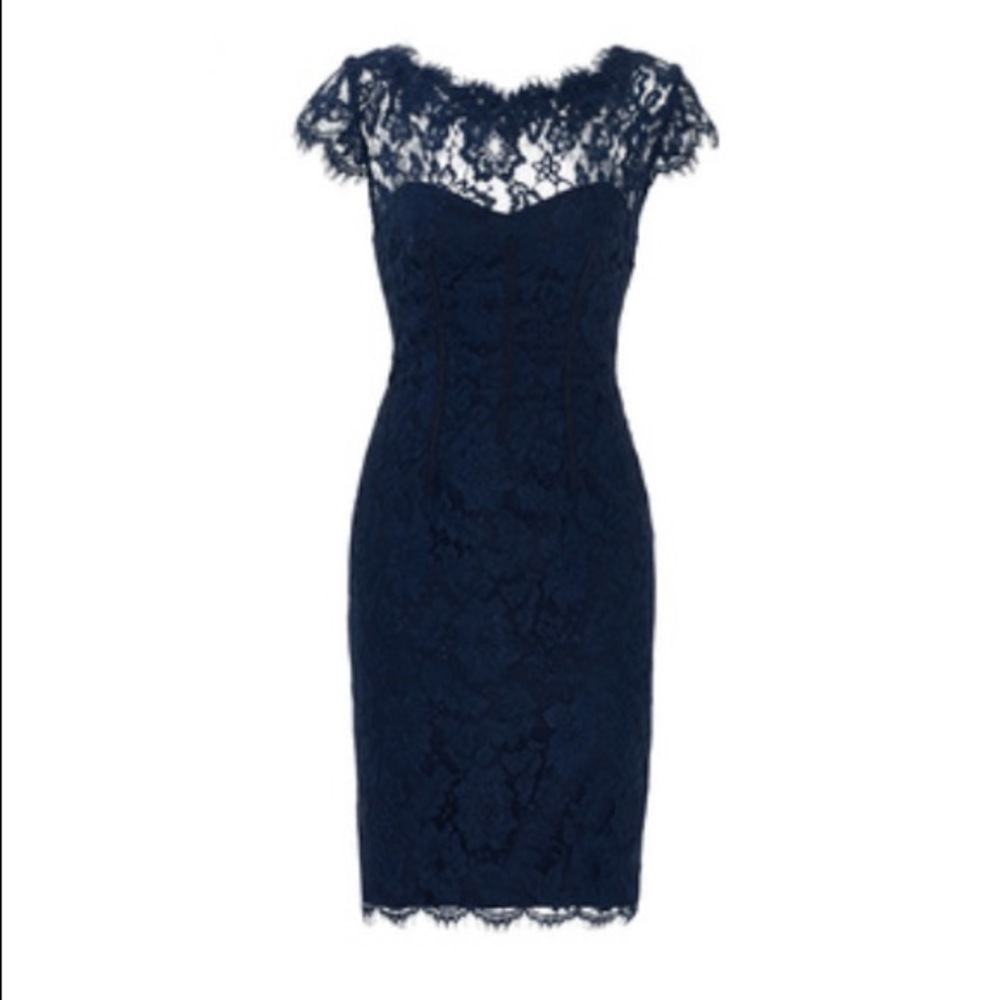 ML Monique Lhuillier Open-Back Lace Dress
